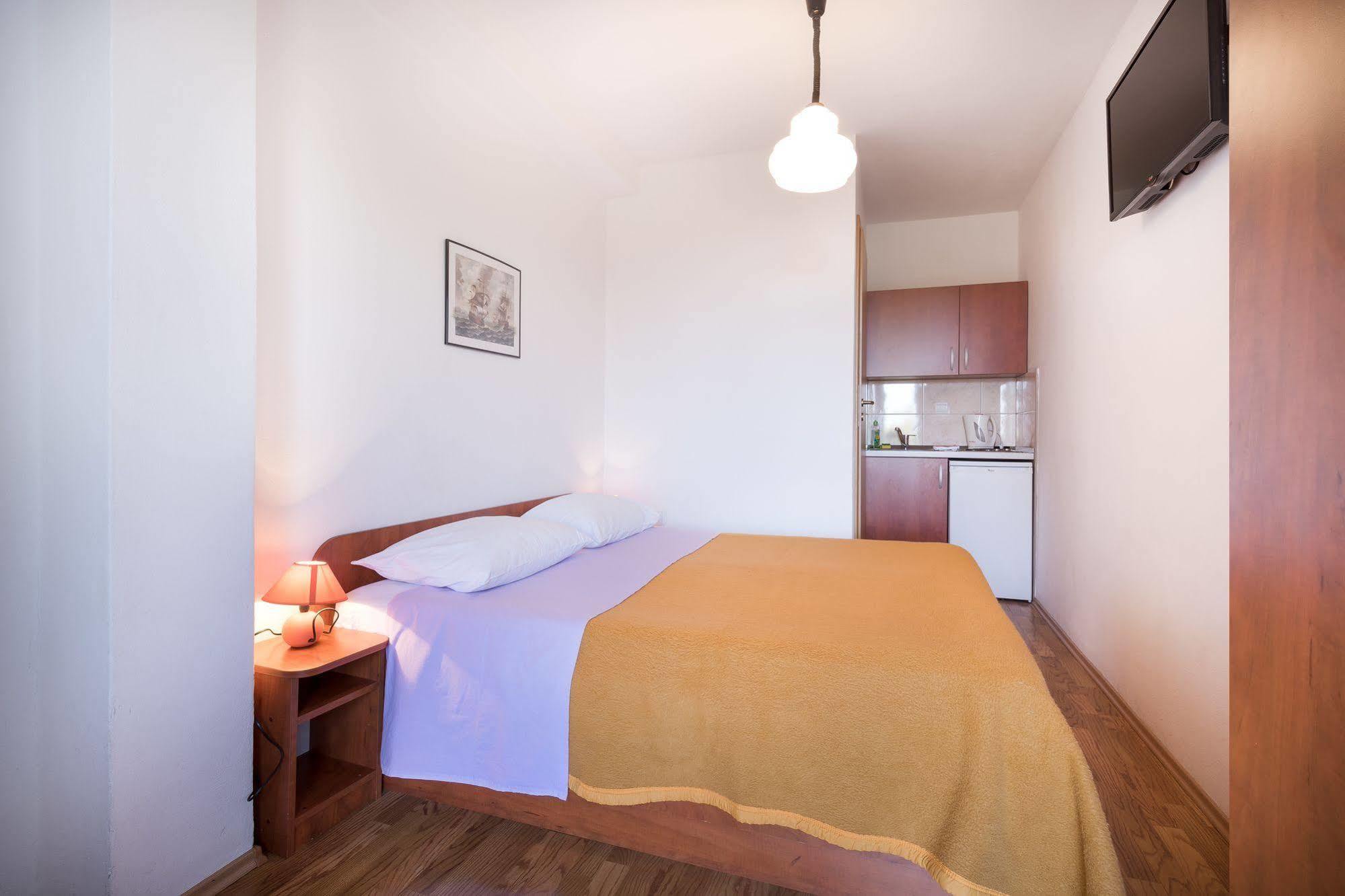 Hotel Pansion Lovac à Cavtat Extérieur photo